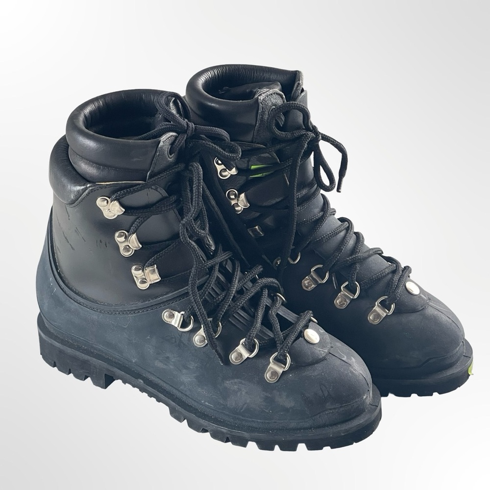 K2 Black Hiking Boots with Lace-Up Design size 7